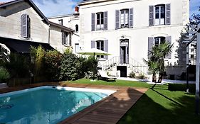 Chambres D'Hotes Maison La Porte Rouge